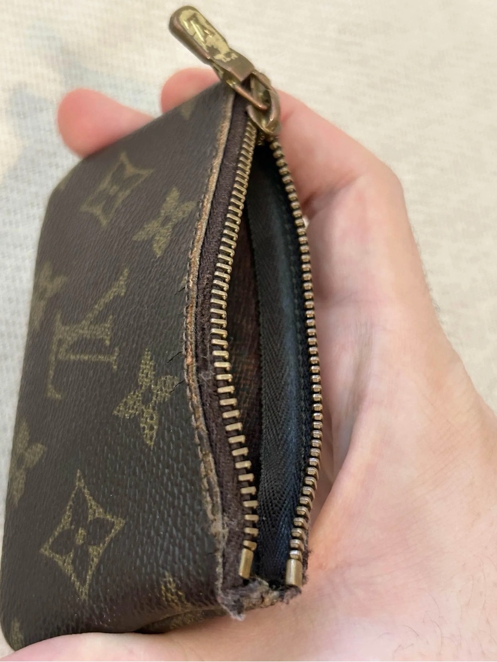 Louis Vuitton Vintage Key/Card Cles Pouch - Picture 12 of 13